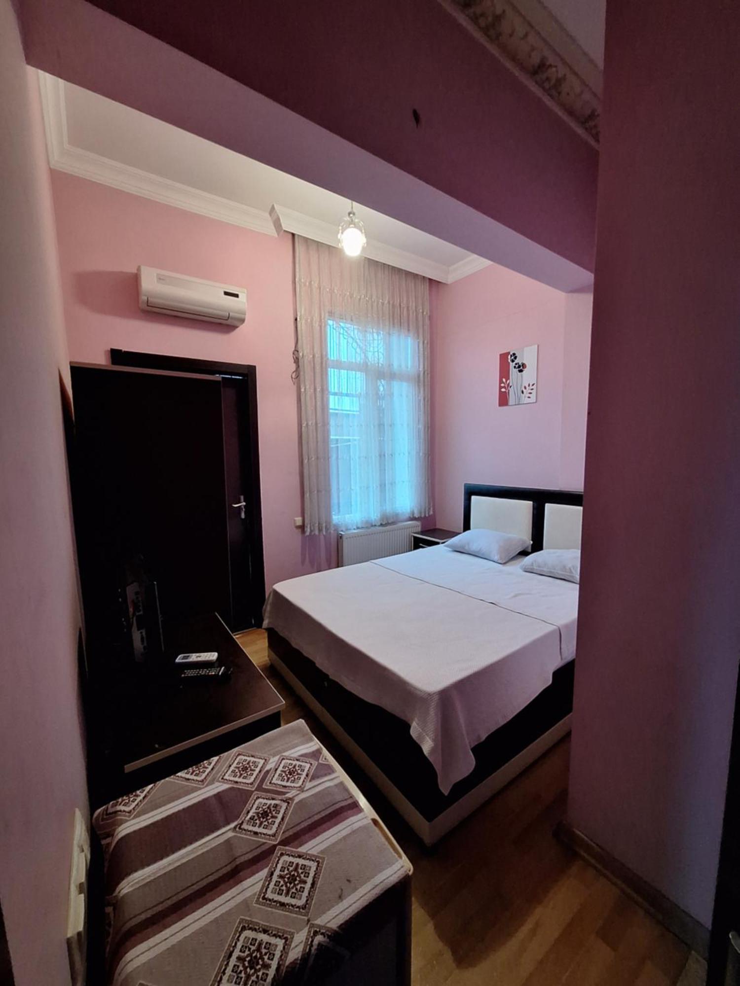 Gold Hotel Batum Екстериор снимка