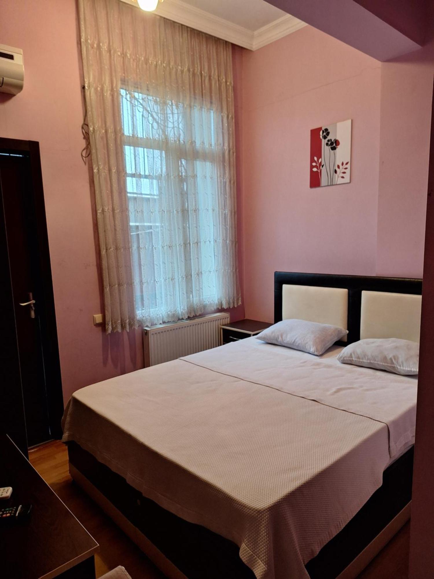 Gold Hotel Batum Екстериор снимка