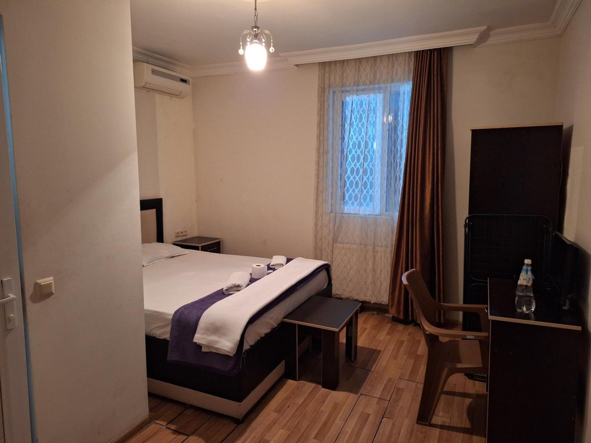 Gold Hotel Batum Екстериор снимка