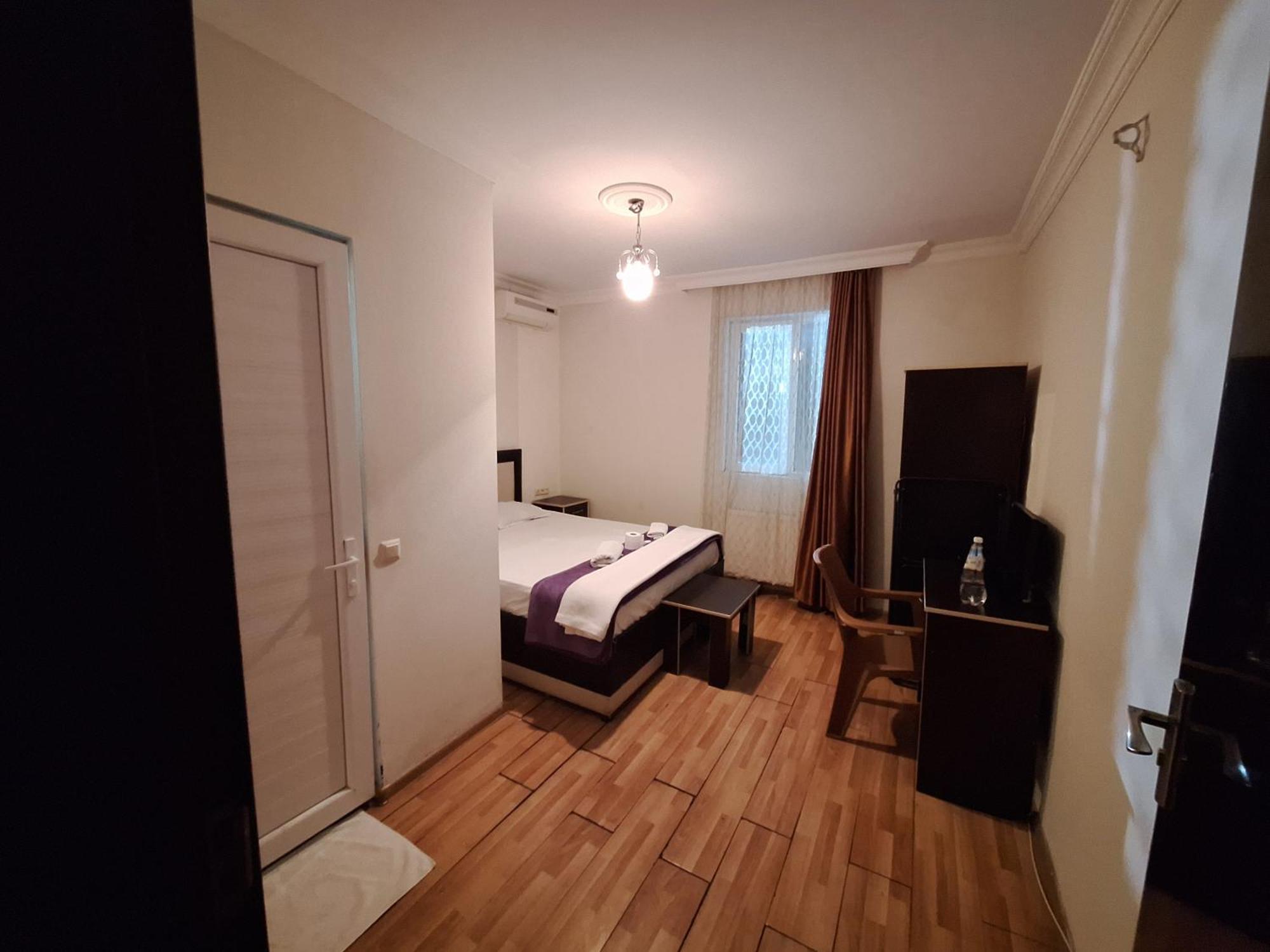 Gold Hotel Batum Екстериор снимка