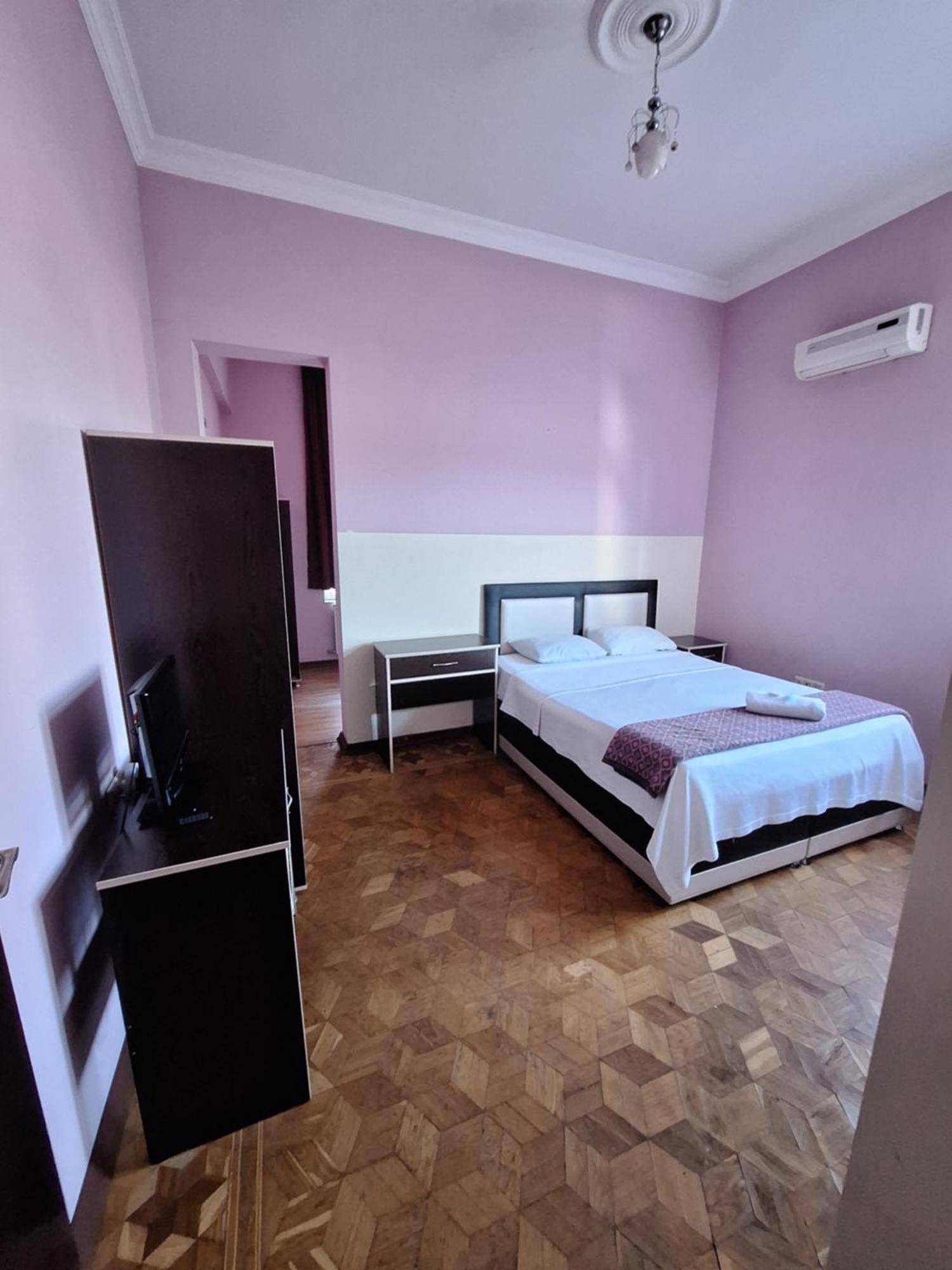 Gold Hotel Batum Екстериор снимка