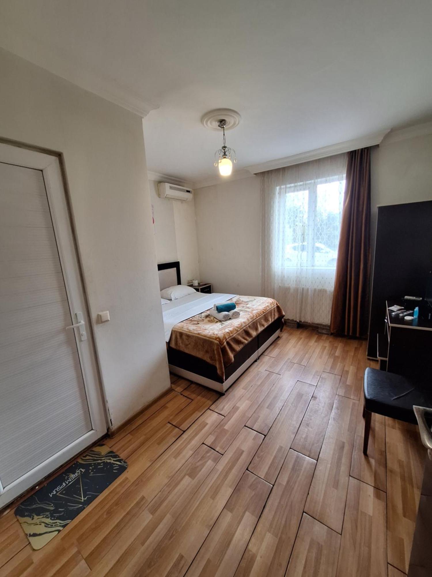 Gold Hotel Batum Екстериор снимка