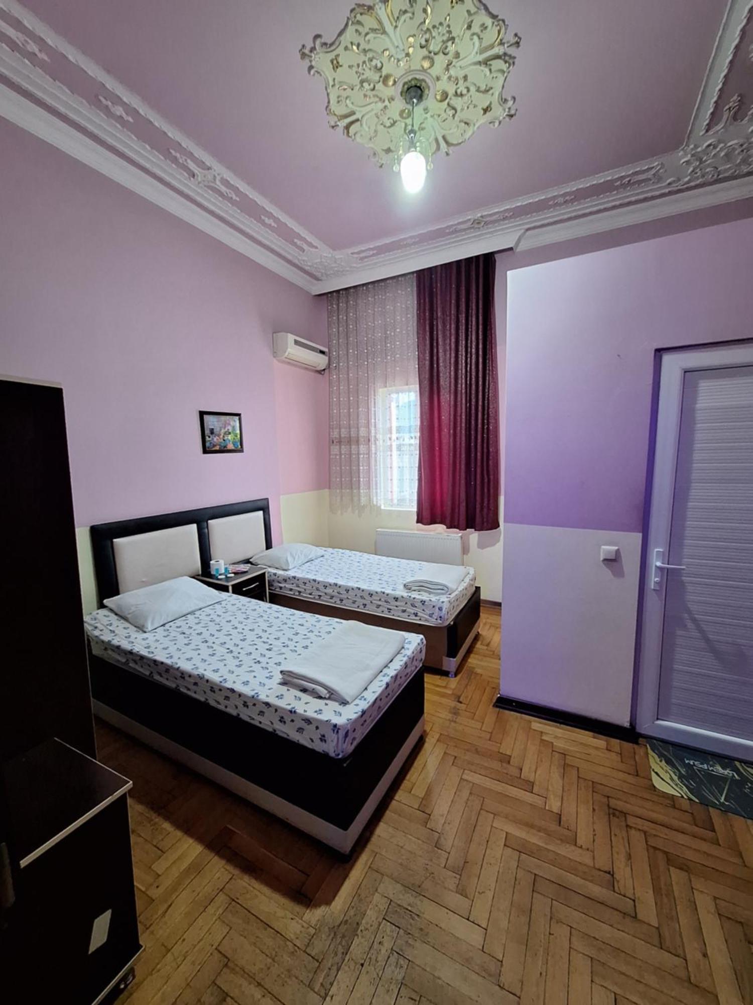 Gold Hotel Batum Екстериор снимка