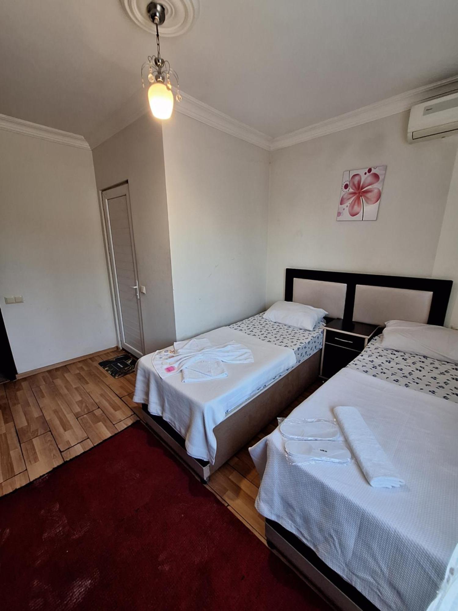 Gold Hotel Batum Екстериор снимка