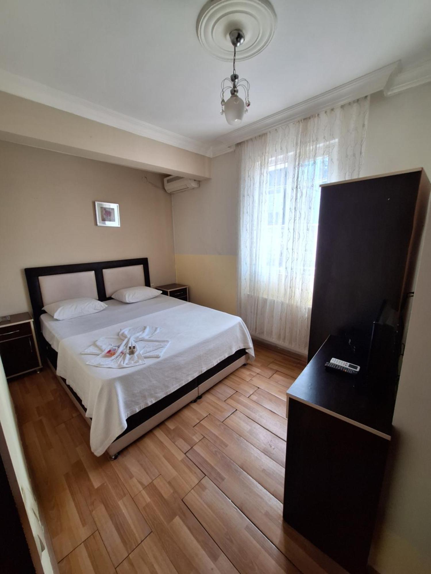 Gold Hotel Batum Екстериор снимка